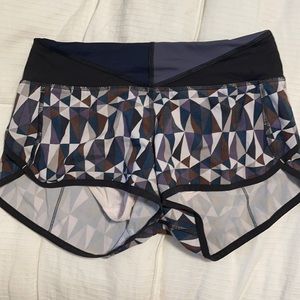 Lululemon speed up low rise short 2.5”